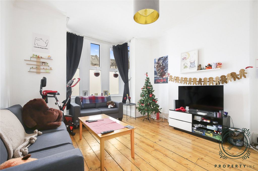 Property photo 2 of 11 Reception