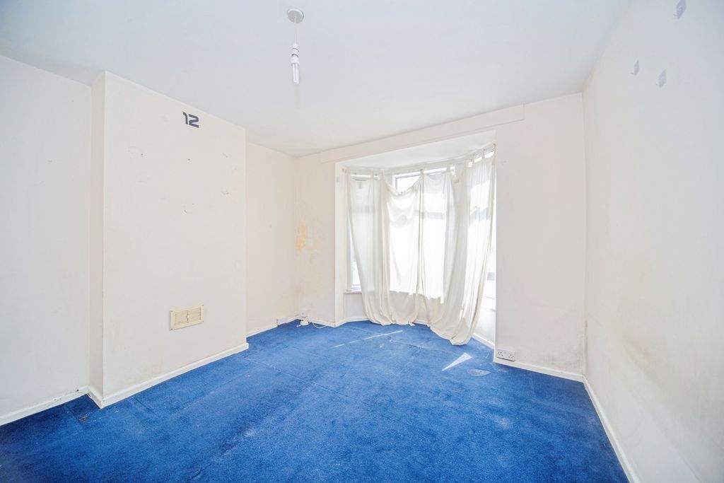 Property photo 2 of 11 Pbox-Img.Jpg