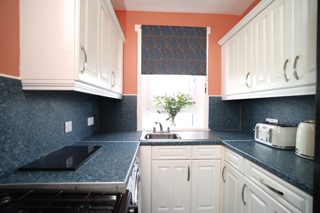 Property photo 3 of 23