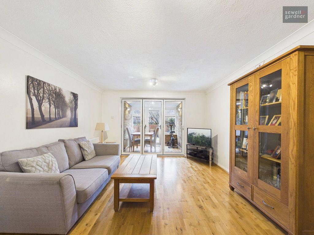 Property photo 3 of 16