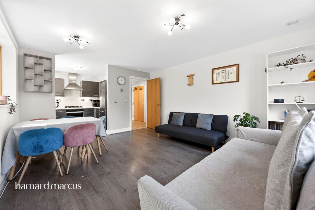 Property photo 2 of 19
