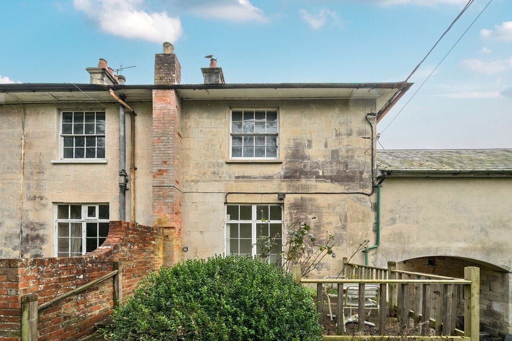 Property photo 1 of 11 1385374-2-69285E5...