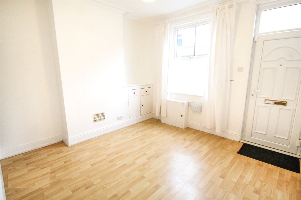 Property photo 2 of 10 Picture No. 03