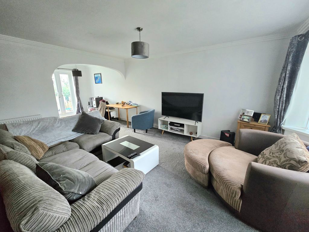 Property photo 2 of 21 Lounge/Diner