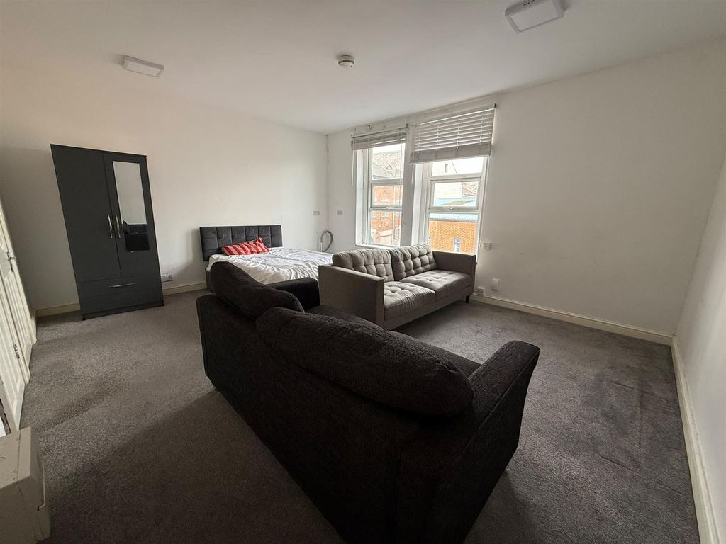 Property photo 1 of 4 Open Plan Bedroom - Lounge 1.3.Jpg