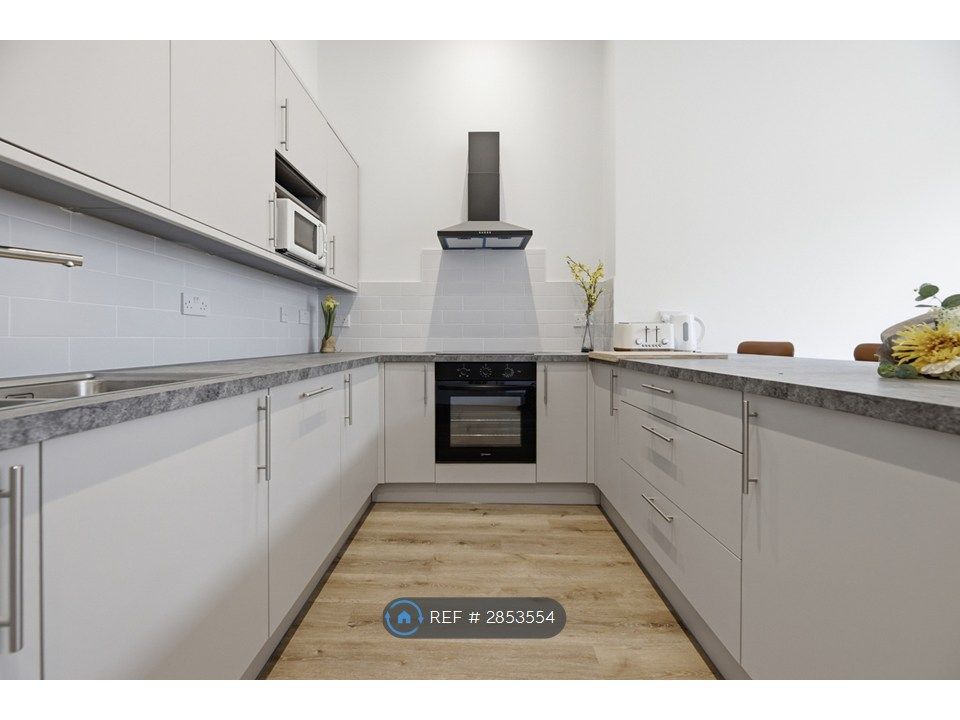 Property photo 3 of 19 Kitchen