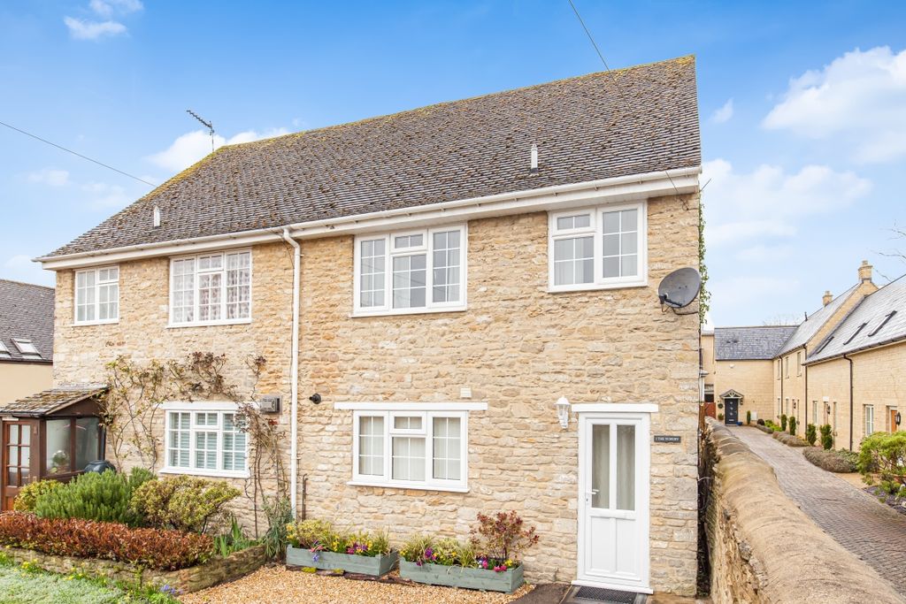 Property photo 1 of 9 156888