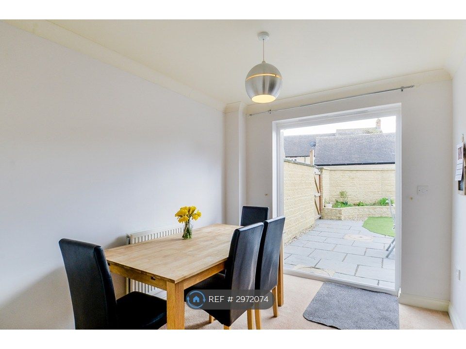 Property photo 3 of 6 Dining Room Onto Garden