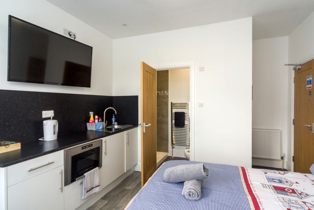 Property photo 3 of 40