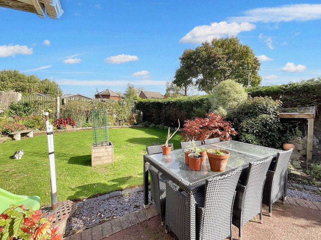 Property photo 3 of 27