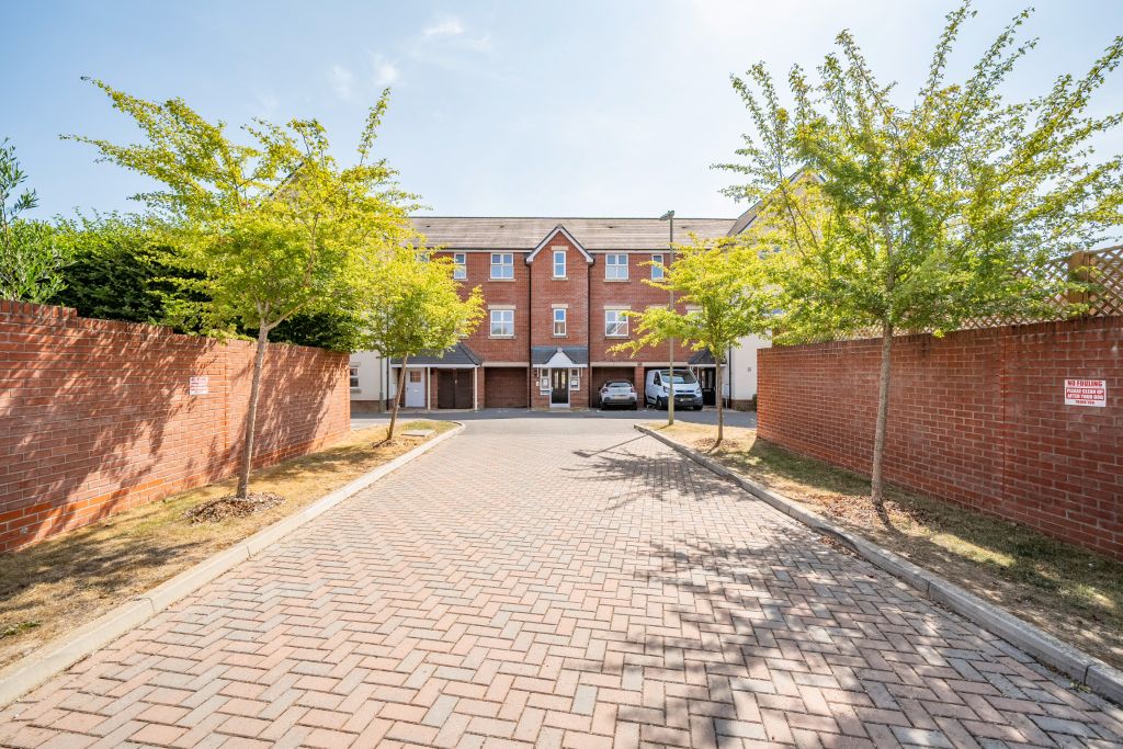 Property photo 3 of 20