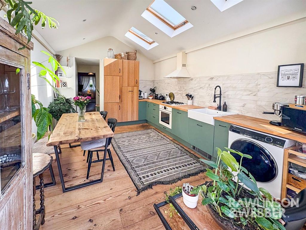 Property photo 3 of 15 Kitchen 1.Jpg