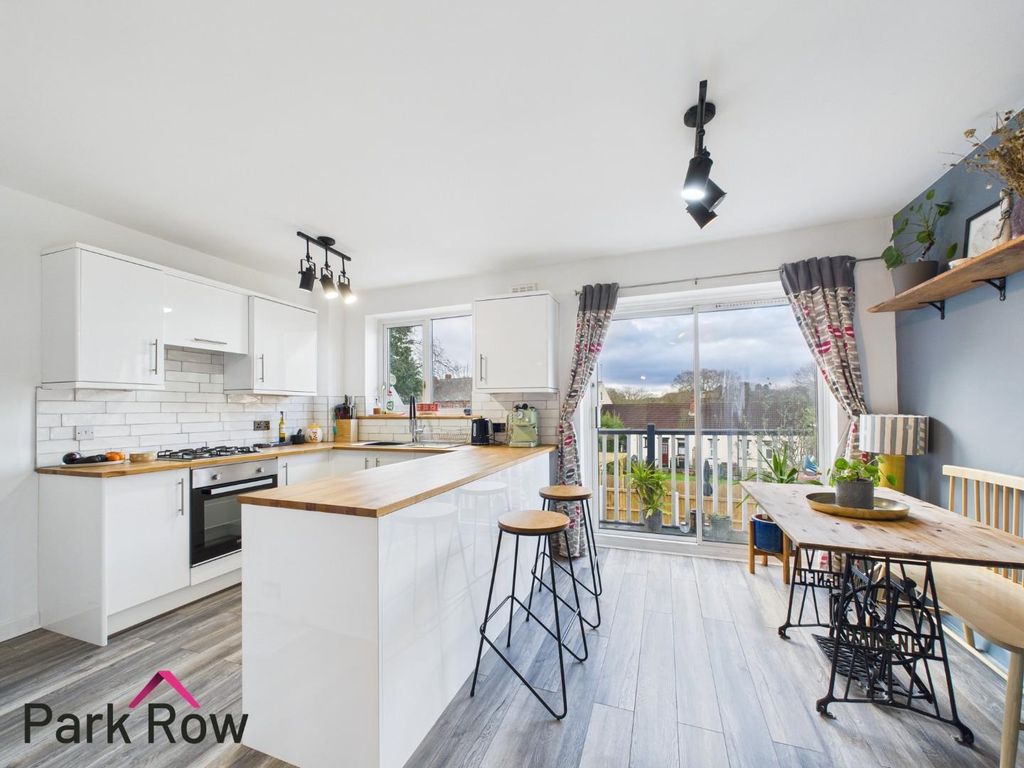 Property photo 3 of 26