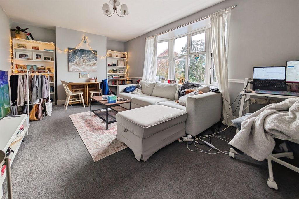 Property photo 2 of 6 (Main)