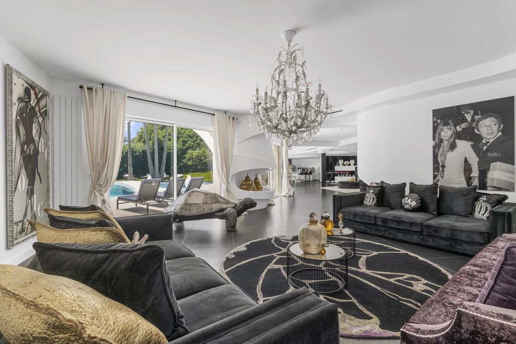 Property photo 2 of 15