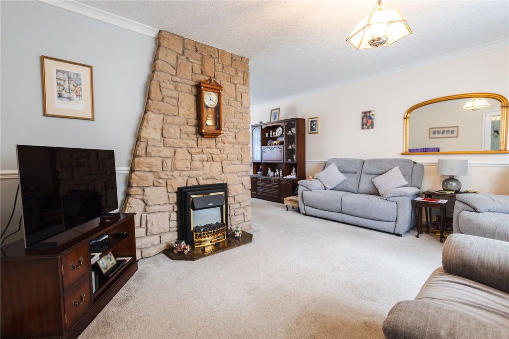Property photo 3 of 43 Picture No. 04