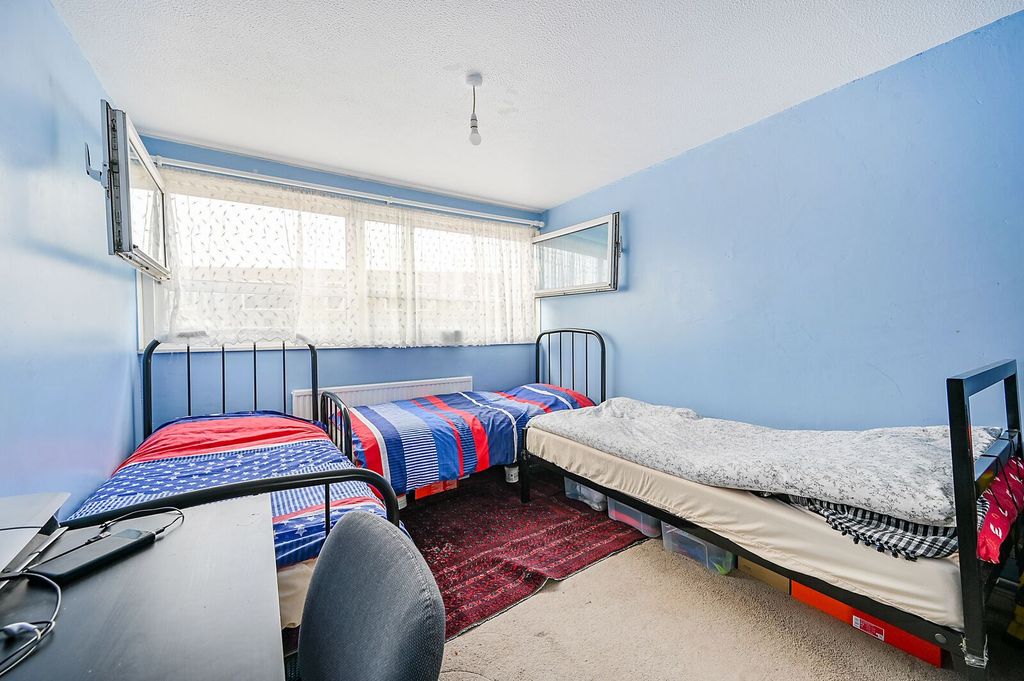 Property photo 2 of 7