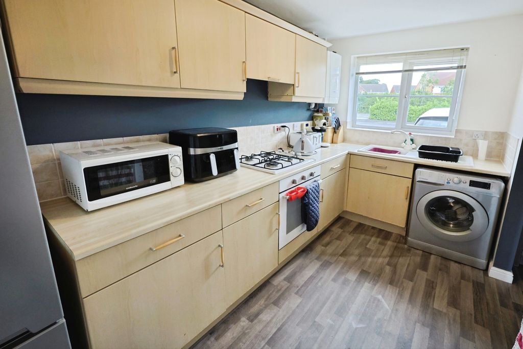 Property photo 3 of 13 Pbox-Img.Jpg
