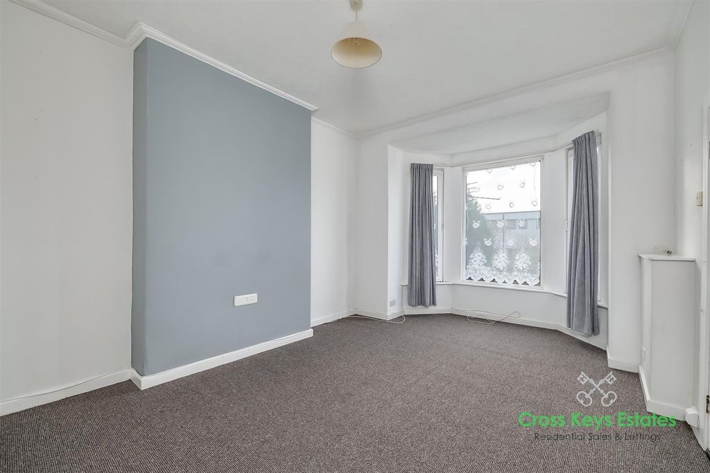 Property photo 3 of 14 Living Room