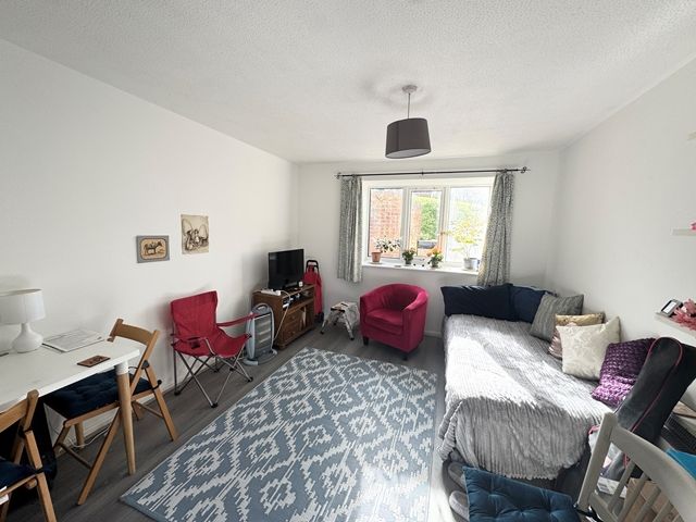 Property photo 3 of 5