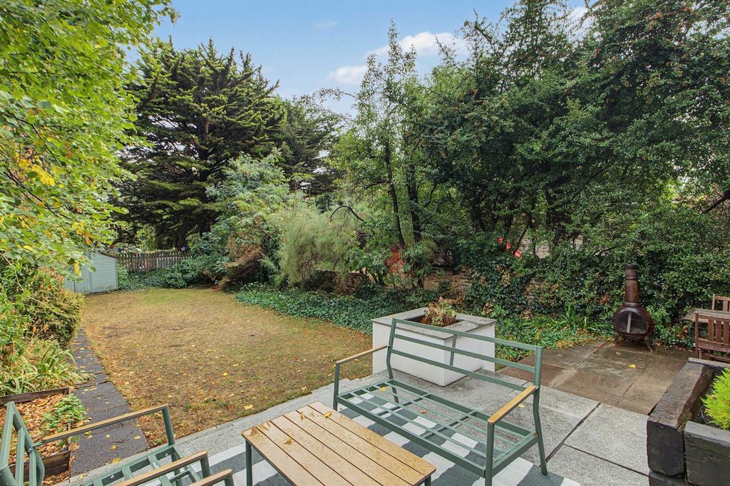 Property photo 3 of 12 Garden