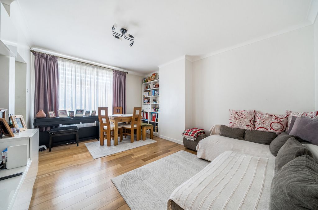 Property photo 3 of 20 1325251-24-6874Da...
