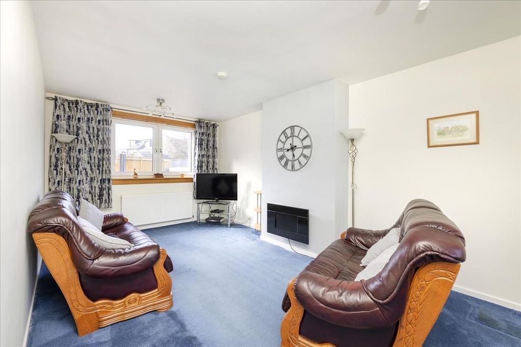 Property photo 2 of 24