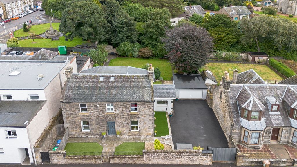 Property photo 3 of 56