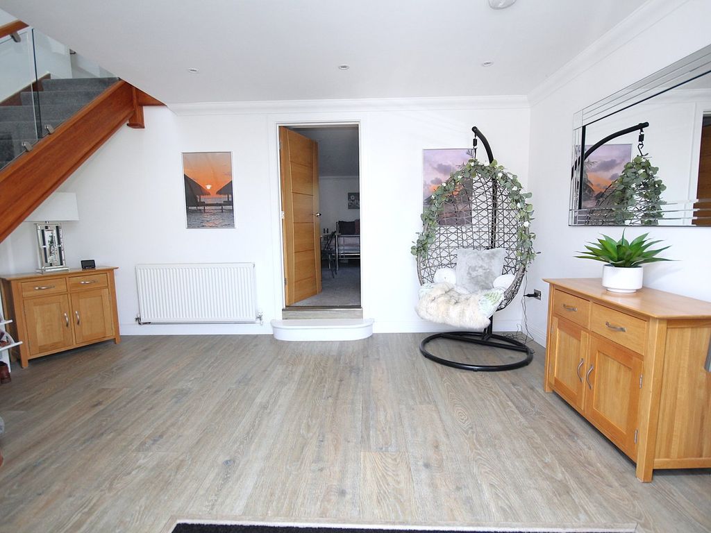 Property photo 3 of 35