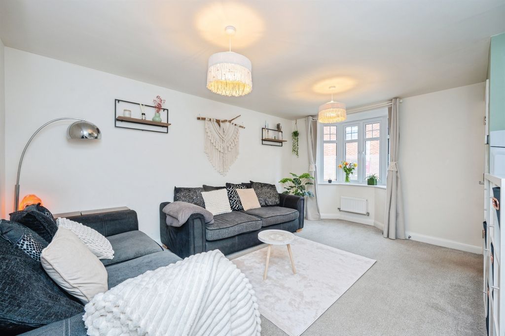 Property photo 3 of 31