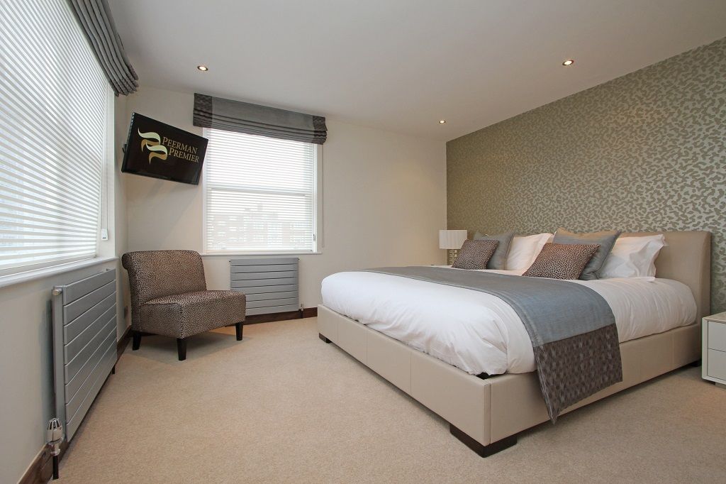 Property photo 3 of 9 Principal Bedroom