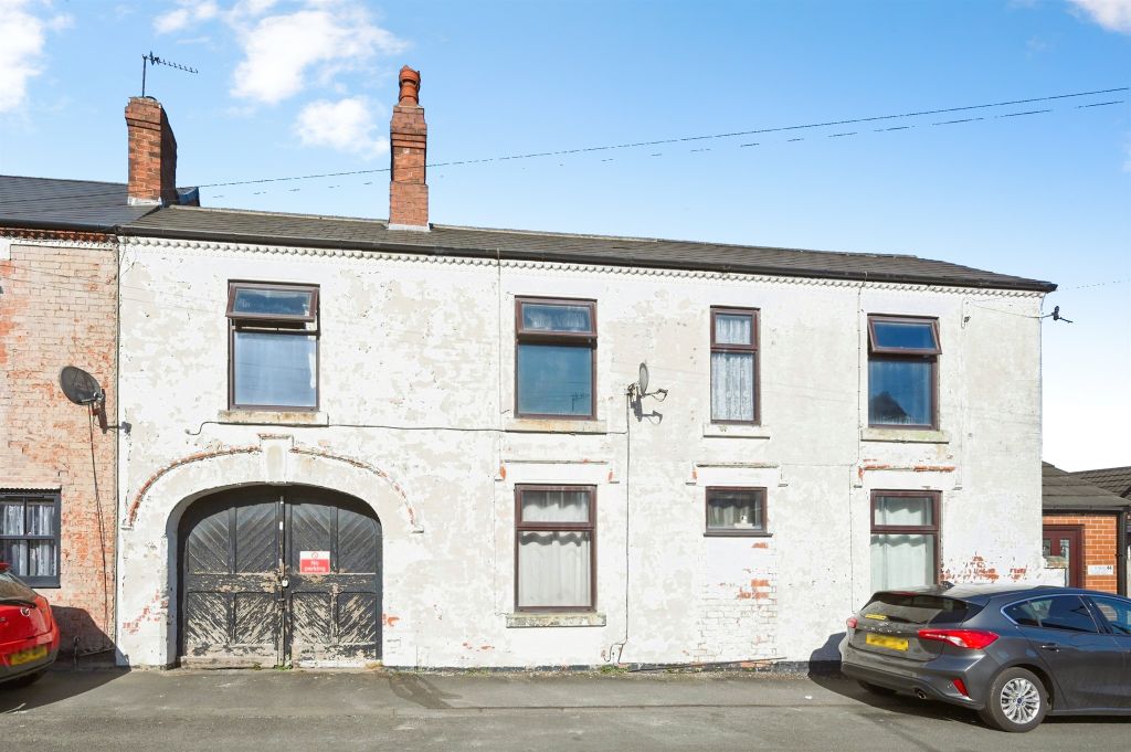 Property photo 2 of 34