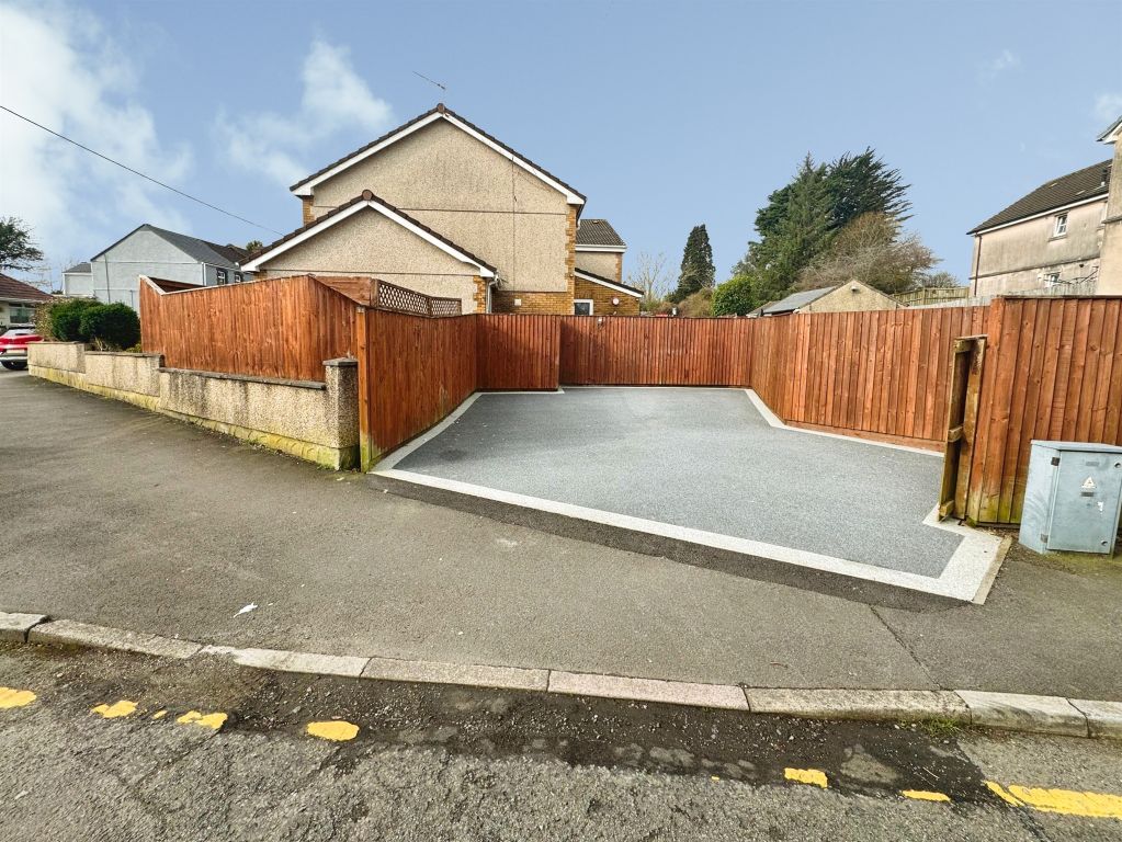 Property photo 3 of 20