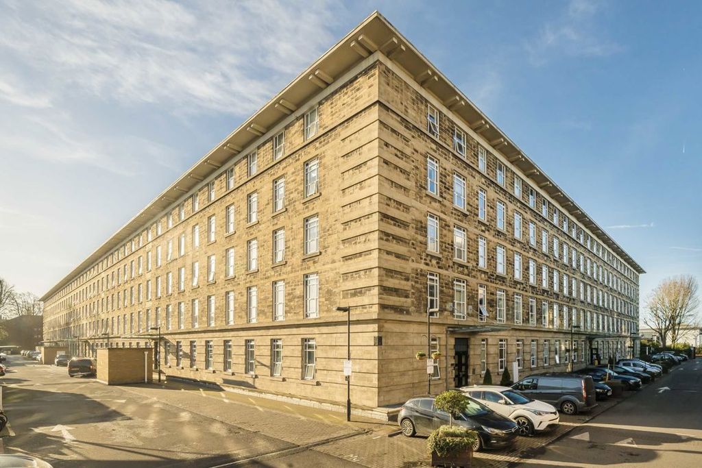 Property photo 1 of 5