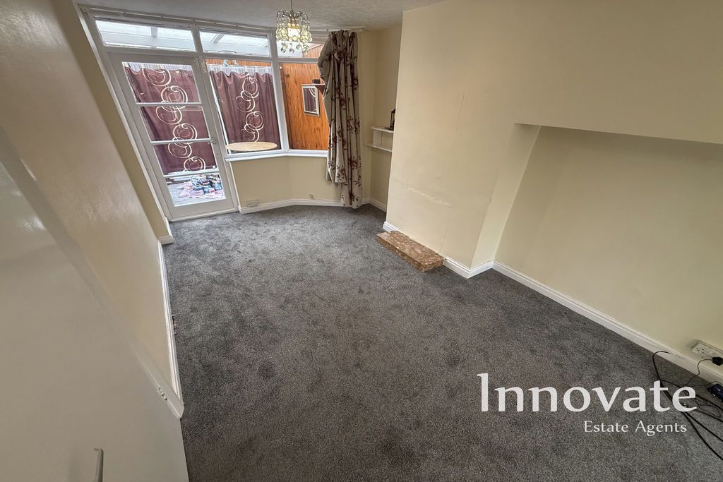 Property photo 3 of 11 Photo 11