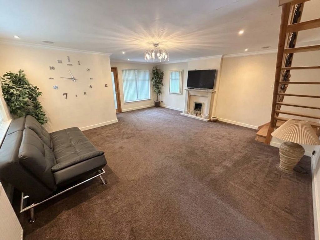 Property photo 2 of 18 Photograph