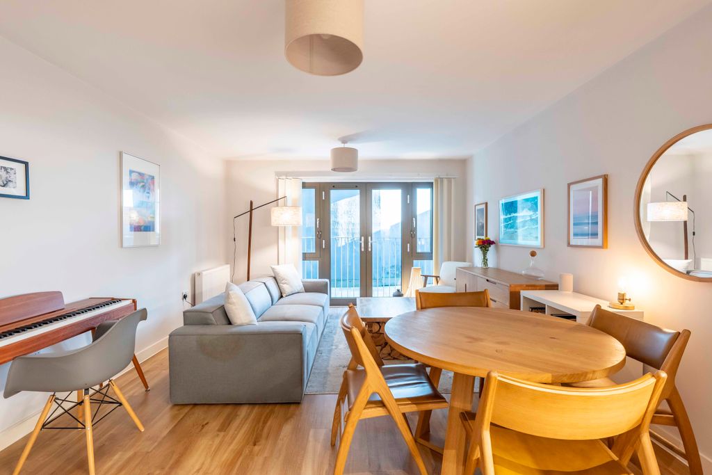 Property photo 3 of 13 Dsc03451-Hdr