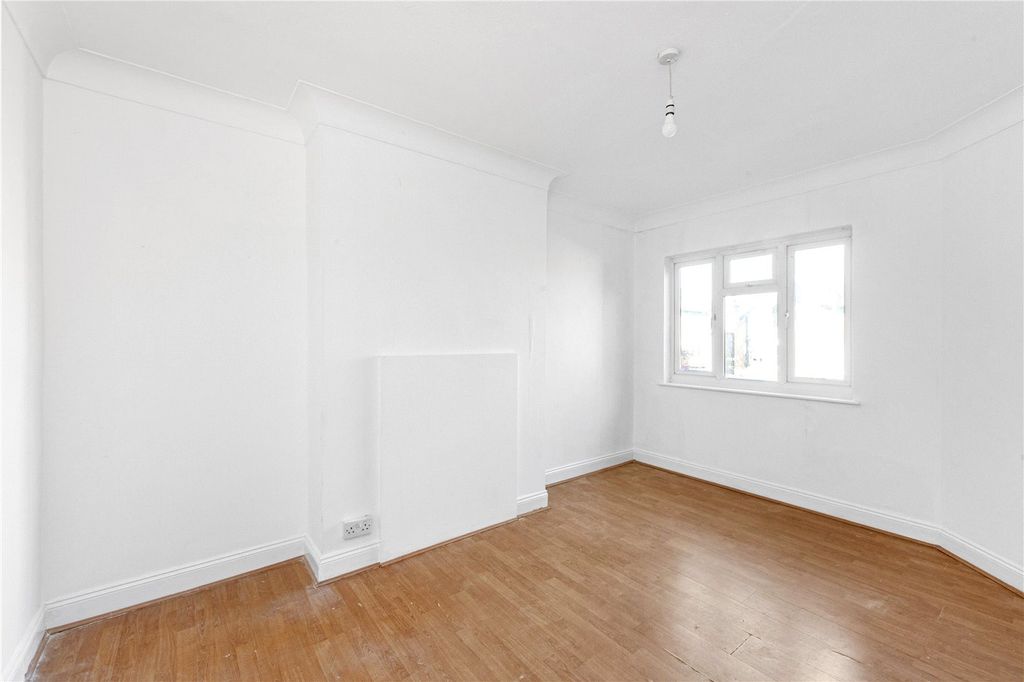 Property photo 2 of 12 Picture No. 10