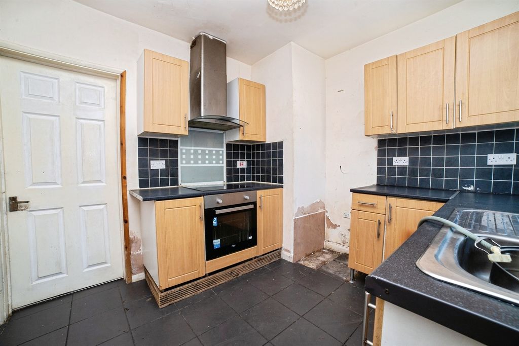 Property photo 3 of 16