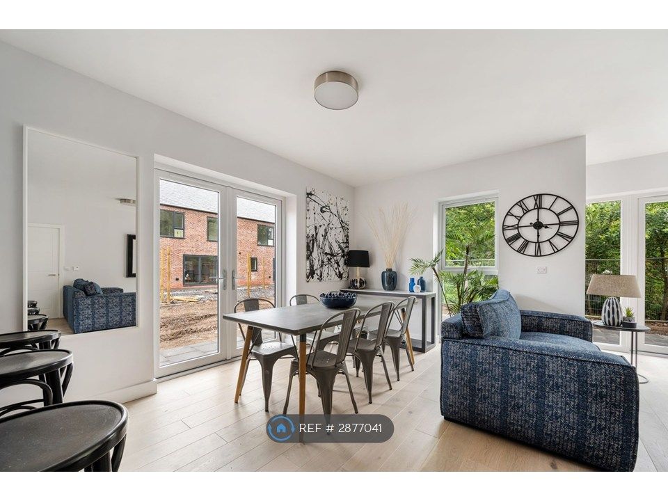 Property photo 2 of 13 Living/Dining Area