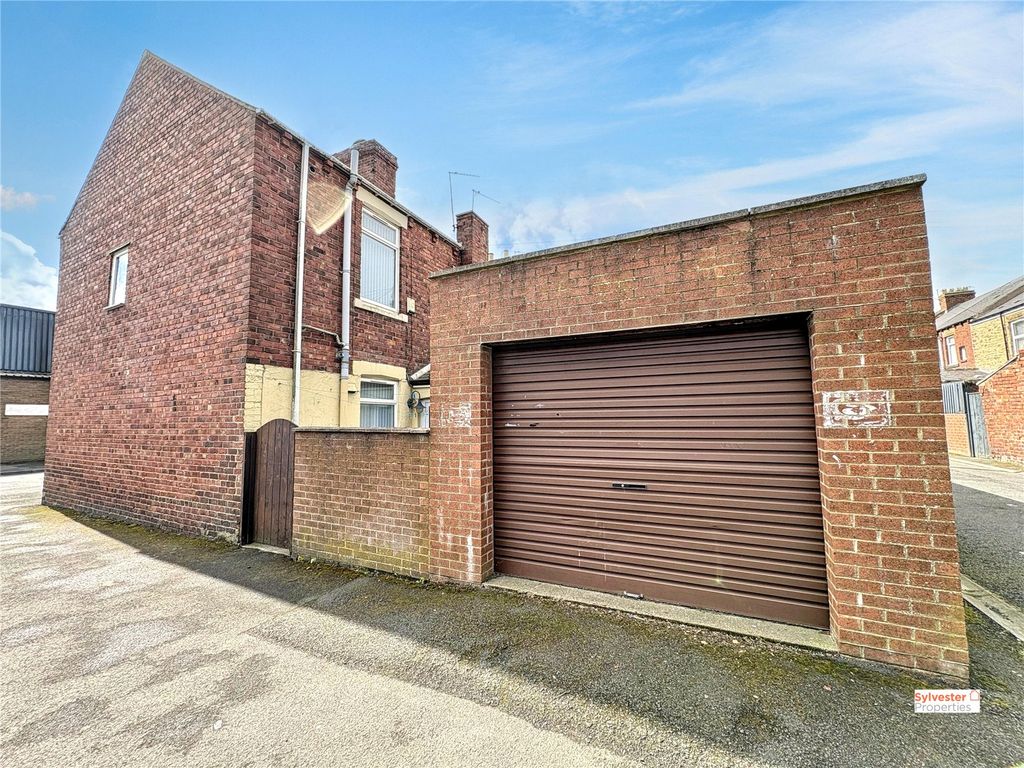 Property photo 2 of 21 Picture No. 15