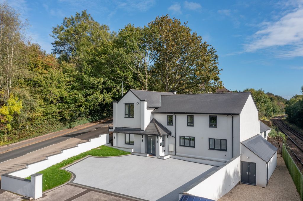 Property photo 1 of 29