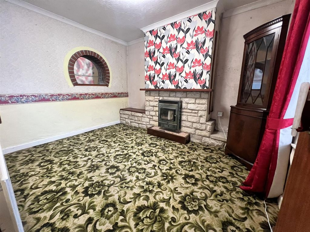 Property photo 3 of 28