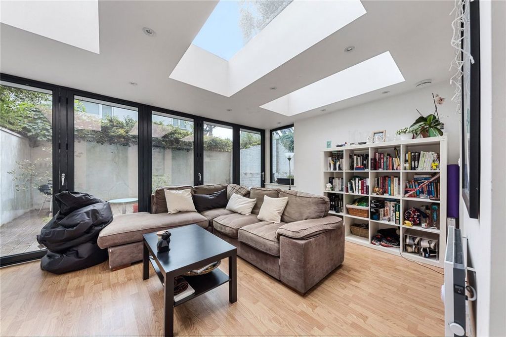 Property photo 2 of 12