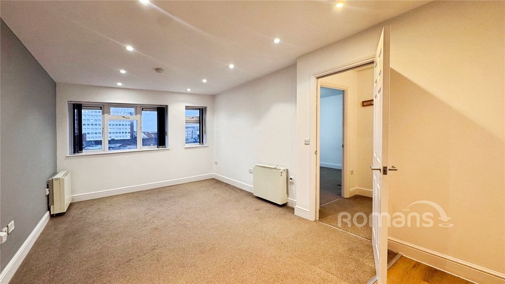 Property photo 3 of 12 Picture No. 08