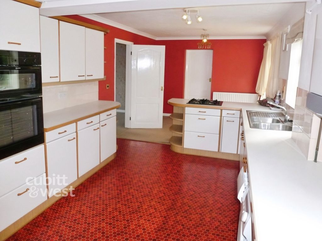 Property photo 3 of 12 Fb07d82F-Fileac