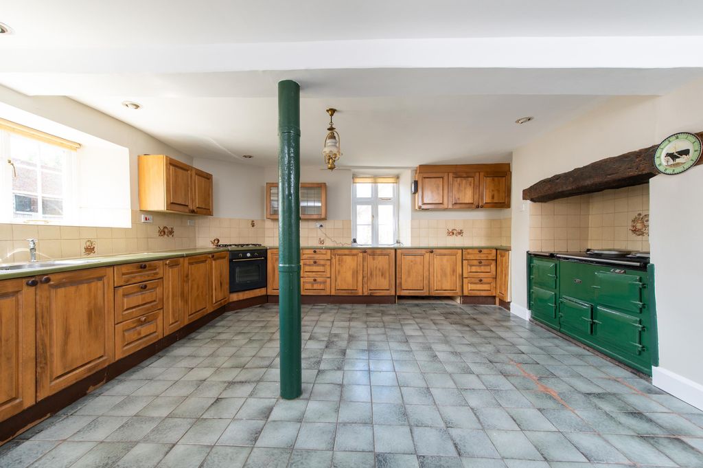 Property photo 3 of 29 Image