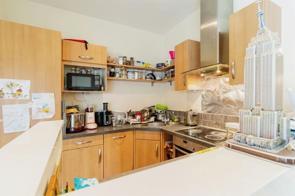 Property photo 2 of 14