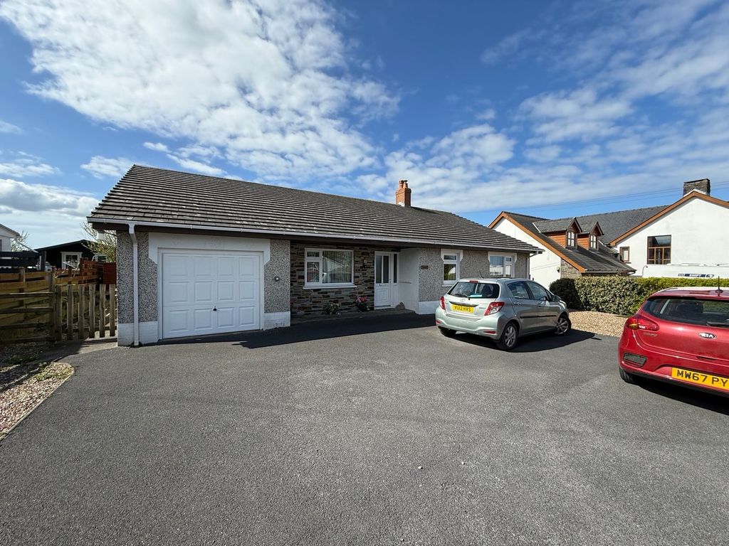 Property photo 2 of 40
