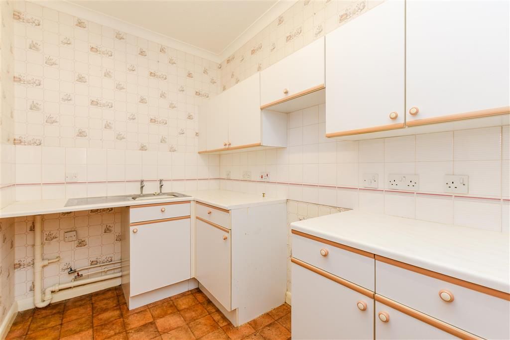 Property photo 2 of 12 Kitchen